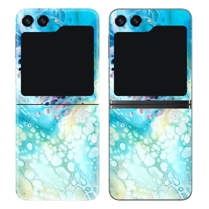 Galaxy Z Flip 5 Oil Paint Series Arctic Waves Skin