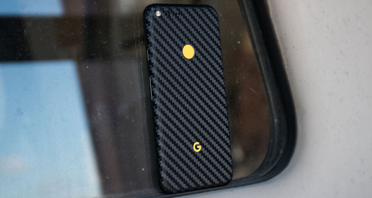 Carbon Series device skin material and finish detail view 6