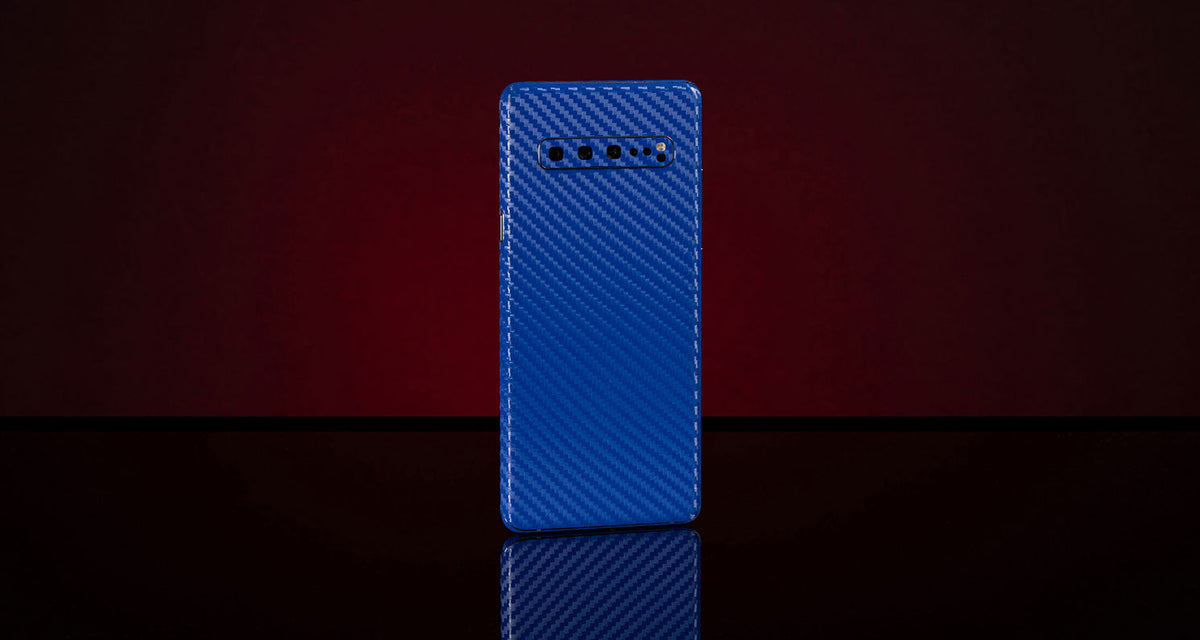 Carbon Series device skin material and finish detail view 7