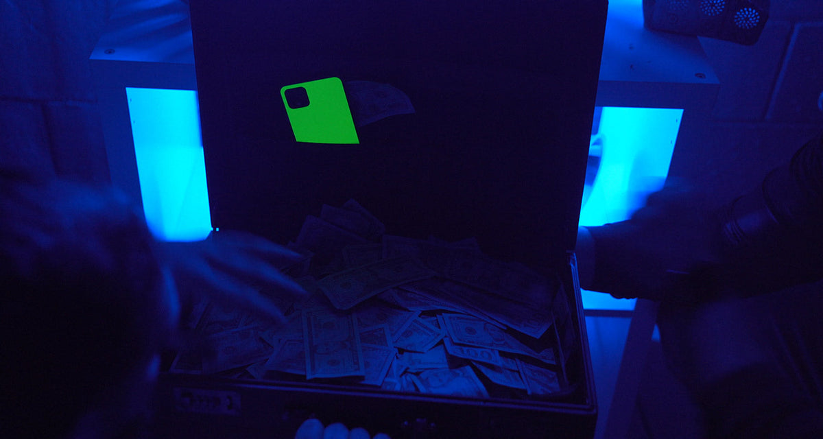 Glow Series device skin material and finish detail view 7