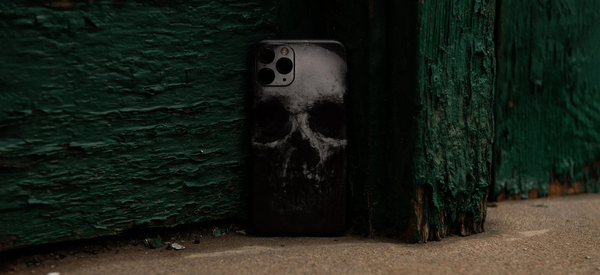 Horror Series skull skin for iPhone