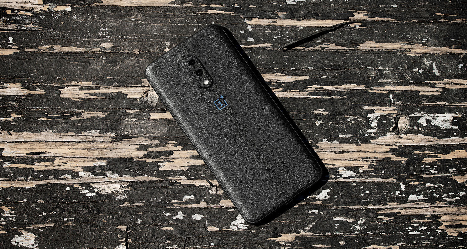 Limited Series device skin material and finish detail view 3