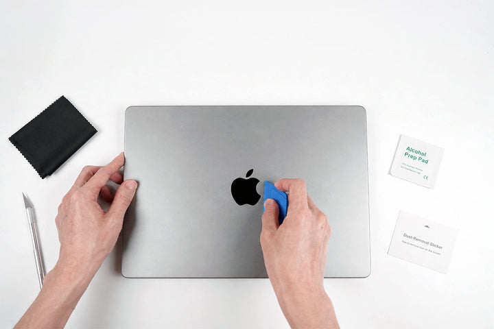Installing a Naked Series skin on a MacBook